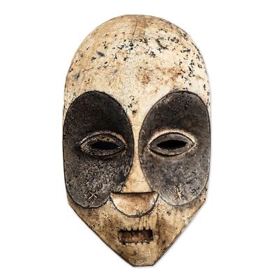 Afrikanische Holzmaske, „Bakongo“ – handwerklich gefertigte Sese-Holzmaske