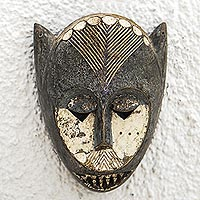 Máscara de madera africana, 'Ngbandi' - Máscara de madera Sese tallada a mano