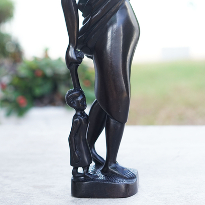 Skulptur aus Ebenholz - Skulptur aus Ebenholz mit Mutter und Kind