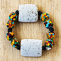 Armband aus recycelten Glasperlen, „Different Strokes“ – regenbogenfarbenes Armband aus recycelten Glasperlen