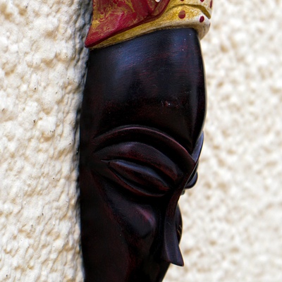Máscara de madera africana, 'Gyele' - Máscara de madera Sese tallada a mano de Ghana