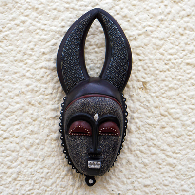 Afrikanische Holzmaske - Gehörnte Sese-Holzmaske aus Ghana