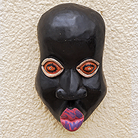 African wood mask, Kisses