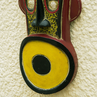 Máscara de madera africana - Mascarilla con cuentas de vidrio reciclado y madera de Sese