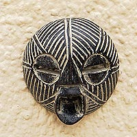 Máscara de madera africana, 'Danmeli Happiness' - Máscara de madera Sese rayada de Ghana
