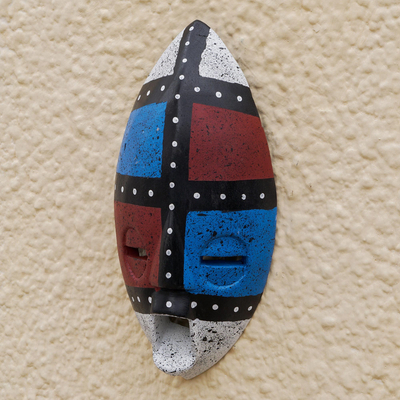 Afrikanische Holzmaske, 'Ewe Shield' - Blaue und rote Sese-Holz-Wandmaske aus Ghana