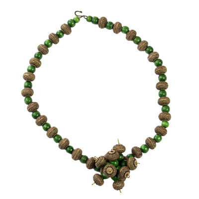Umweltfreundliche Halskette mit Perlenanhänger - Umweltfreundliche Halskette mit Perlenanhänger aus Ghana