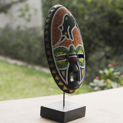 Máscara de madera africana - Máscara de madera de sésé africana con cuentas de Ghana