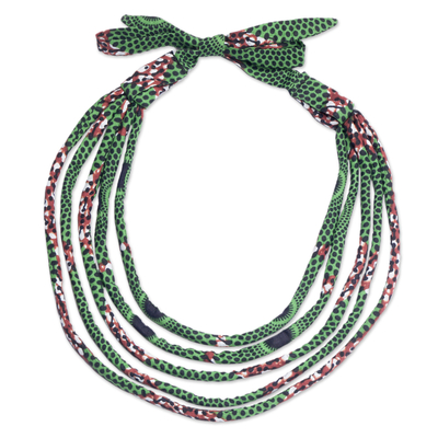Mehrreihige Halskette aus Baumwolle - Mehrreihige Halskette aus grüner und schwarzer Baumwolle, handgefertigt in Ghana