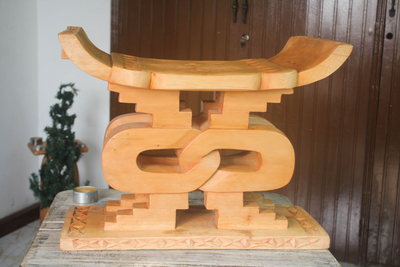 Otomana trono de cedro - Otomana de trono de madera única