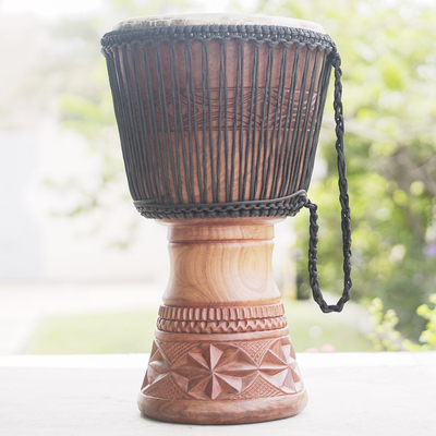 Tambor djembé de madera, 'Anopa Nsoman' - Tambor djembé de madera de Tweneboa hecho a mano de Ghana