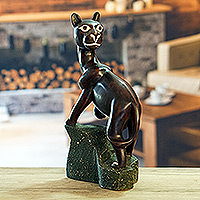 Escultura de madera, 'Save Our Wildlife' - Escultura artesanal de madera de Sese de un gato salvaje tradicional