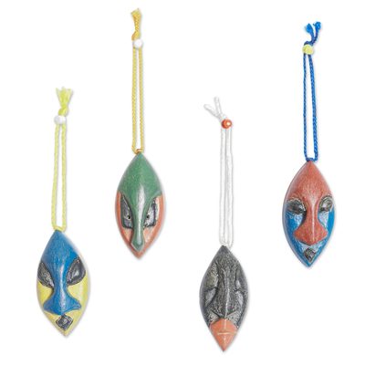 Adornos de madera, 'Okwonko' (juego de 4) - Juego de 4 adornos de máscara africana de madera de Ofram hechos a mano