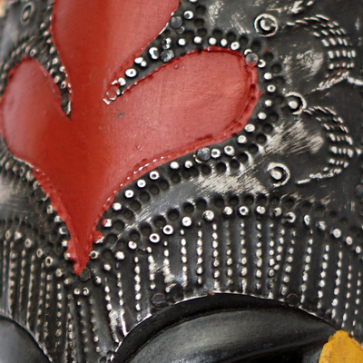 Máscara de madera africana, 'Atanga' - Máscara de madera africana de tonos cálidos con detalles en aluminio