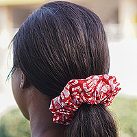 Cotton scrunchie, 'Graceful Crimson' - Handcrafted Crimson Batik Cotton Scrunchie from Ghana