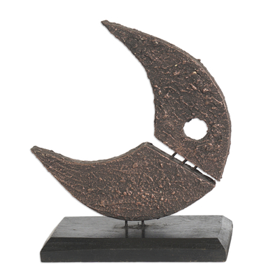 Holzskulptur - Handgefertigte abstrakte Fischskulptur aus Sese-Holz und Keramik