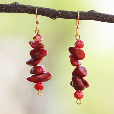 Ohrhänger aus Achat und recycelten Glasperlen - Natürliche rote Achat-Ohrhänger mit recycelten Glasperlen