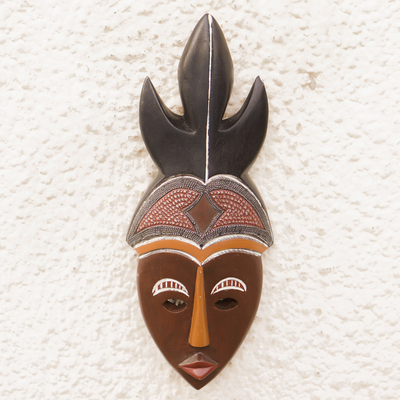 Máscara de madera africana, 'Mawulorm II' - Máscara de madera africana hecha a mano en marrón y negro