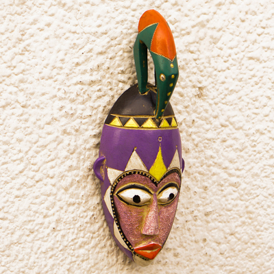 Máscara de madera africana, 'Melokuhle' - Vibrante máscara de madera africana pintada a mano de Ghana