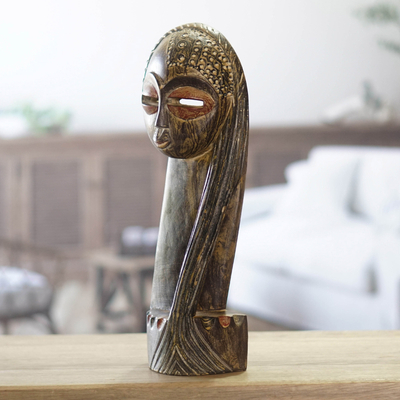 Holzskulptur - Handgefertigte Skulptur aus Sese-Holz und Aluminium aus Ghana