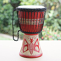 Tambor djembé de madera, 'Butterfly Beat' - Tambor djembé de madera de Sese roja y piel de cabra con temática de mariposas