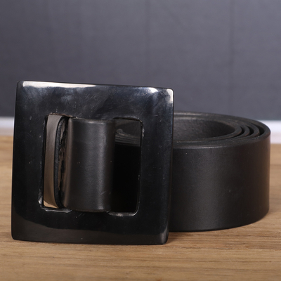 Cinturón de cuero - Cinturón de cuero negro oscuro con hebilla cuadrada de Ghana