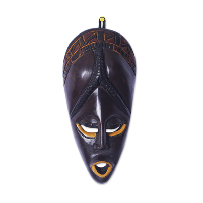 Máscara de madera africana, 'Nyame Nsa' - Máscara de madera Sese africana de color marrón oscuro y amarillo pintada a mano