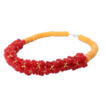 Statement-Halskette aus recycelten Glasperlen - Statement-Halskette aus recycelten Glasperlen in Rot und Gelb