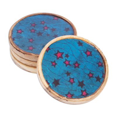 Posavasos de madera, (juego de 4) - Juego de 4 posavasos de madera de neem azul y rosa con estampado de estrellas