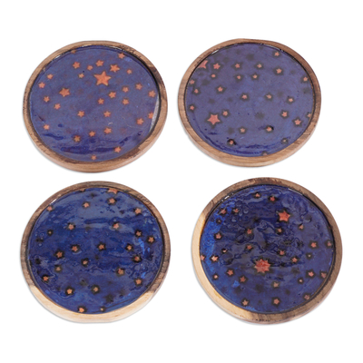 Posavasos de madera, (juego de 4) - Juego de 4 posavasos de madera de neem con estampado de estrellas en azul y naranja