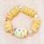 Pulsera elástica con cuentas de vidrio reciclado - Pulsera elástica con cuentas de vidrio reciclado blanco y amarillo