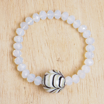 Recycled glass beaded stretch pendant bracelet, 'Pure at Core' - Eco-Friendly White and Black Recycled Glass Beaded Bracelet