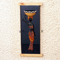 Wandkunst aus Kalebasse und Glas, „Authentische Göttin“ – Wandkunst aus orangefarbenem Kürbis und Glas einer fleißigen Frau