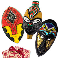 Set de regalo curado, 'African Heritage' - Set de regalo curado con 3 máscaras de pared de madera africana pintadas a mano