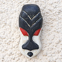 Máscara de madera africana, 'Reina Kandake' - Máscara africana Reina Kandake azul oscuro y blanca pintada a mano