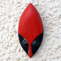 Afrikanische Holzmaske, „Ferocious Queen“ – handbemalte rote und schwarze Königin Amina Afrikanische Maske