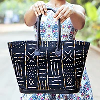 Leather-accented cotton shoulder bag, 'Malian Vestiges' (medium) - Malian-Patterned Medium-Sized Leather-Accented Shoulder Bag