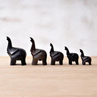 Ebony figurines, 'Trunk-to-Tail Family' (set of 5) - 5 Modern Hand-Carved Elephant Family Ebony Wood Figurines