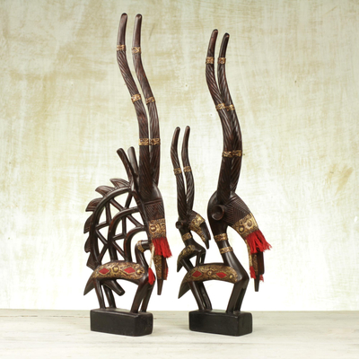Esculturas de madera, 'Buena Fortuna' (par) - Escultura de madera cultural hecha a mano (par)