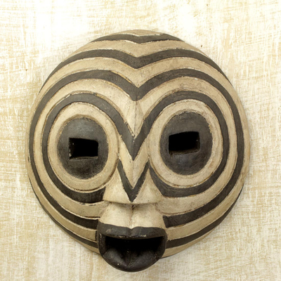 Ga wood mask, Happy Face