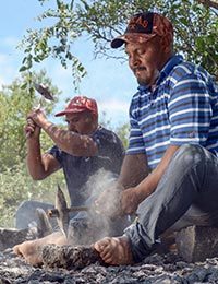 Molcajete mexicano de basalto genuino hecho a mano - gran tradición