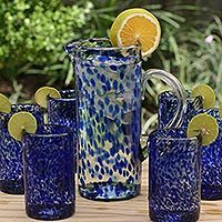 Glaskrug, „Dotted Blue“ – mundgeblasener Glaskrug 33 Oz Tall Clear Mexico