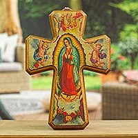 Decoupage-Kreuz, „Guadalupe, Königin des Himmels“ – handwerklich gefertigtes christliches Holzkreuz