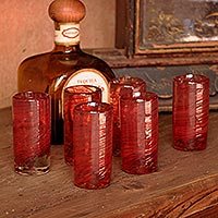 Vasos de chupito de vidrio soplado, 'Ripe Ruby' (juego de 6) - Juego de 6 vasos de chupito reciclado de vidrio soplado a mano de México rojo