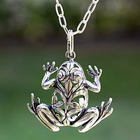 Collar de plata de ley para hombre, 'Lucky Frog' - Collar de buena suerte de plata de ley hecho a mano para hombre