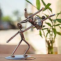 Estatuilla de piezas de automóvil, 'Bailarines celestiales' - Escultura única de metal reciclado de danza y música de México