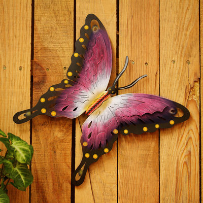Wandkunst aus Stahl, „Butterfly Soul“ - Handgefertigte lila Schmetterlings-Wandskulptur aus Stahl, Mexiko