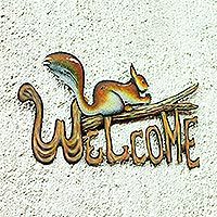 Cartel de bienvenida de acero, 'Busy Squirrel' - Cartel de bienvenida de acero Outdoor Living