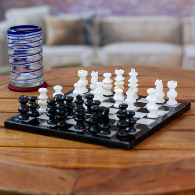 Schachspiel aus Onyx und Marmor, „Triumph“ – Schachspiel aus Stein zum Sammeln