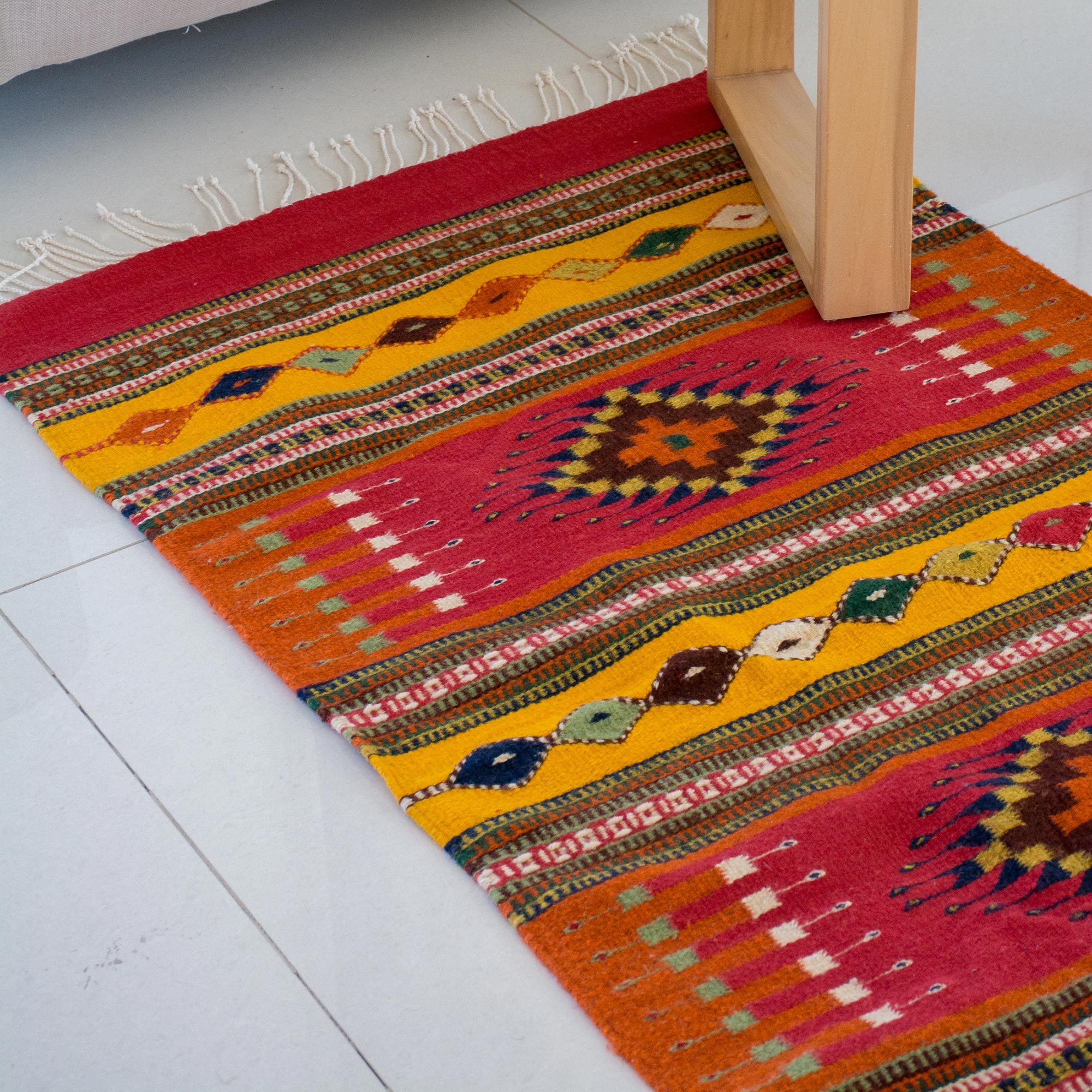 Handcrafted Zapotec Wool Accent Area Rug (2.5x5) Red Mexican